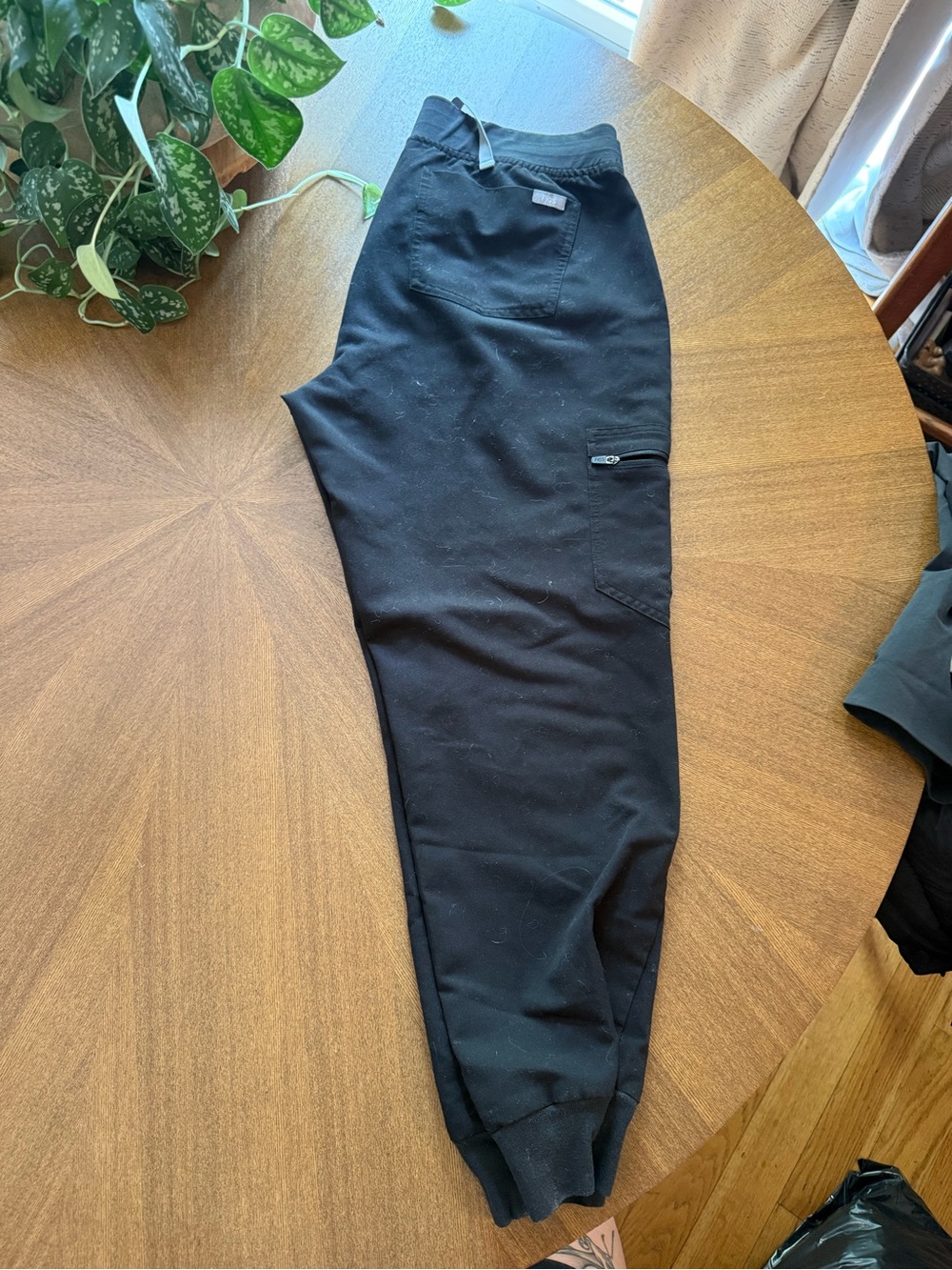 FIGS women’s Black Jogger Pants with Zipper Pocket